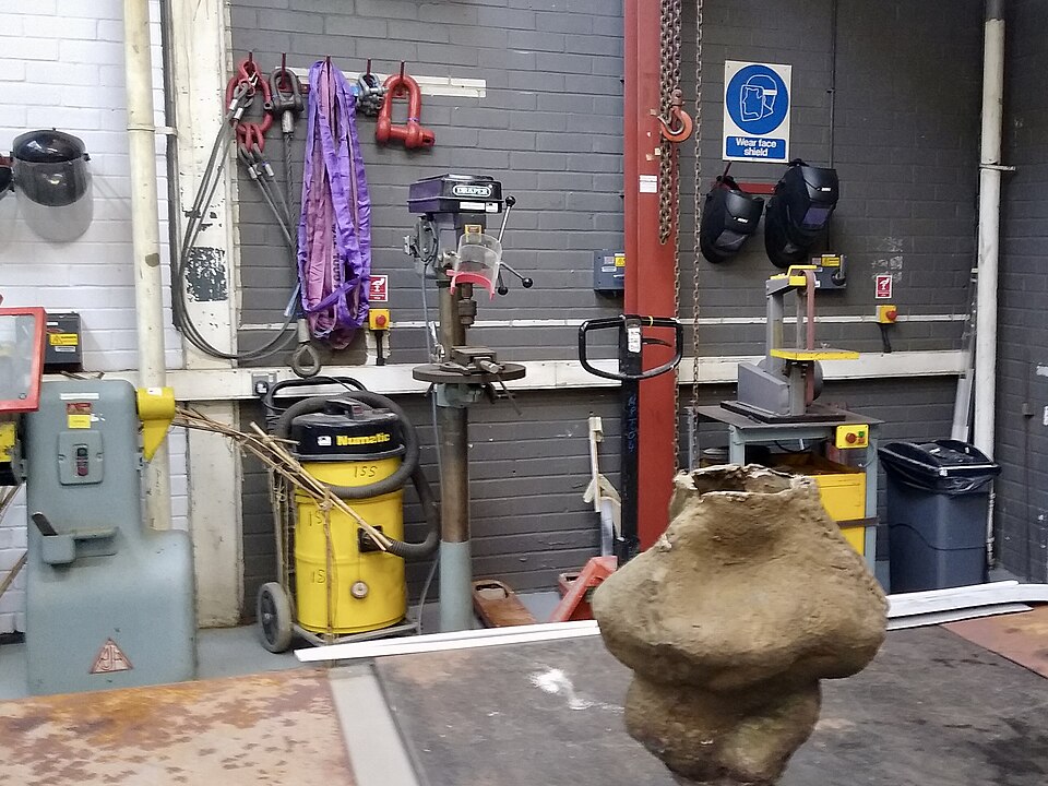 Atelier de métallurgie utilisé pour l’apprentissage de techniques de fabrication